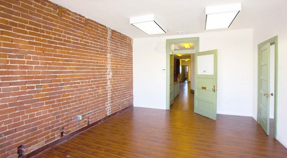 More Photos Of 1002-1008 S Pacific Ave, San Pedro Storefront Retail Office For Lease