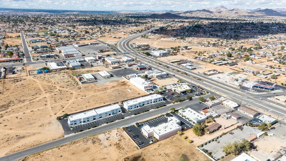 More Photos Of 13631 Pawnee Rd, Apple Valley Light Distribution For Sale