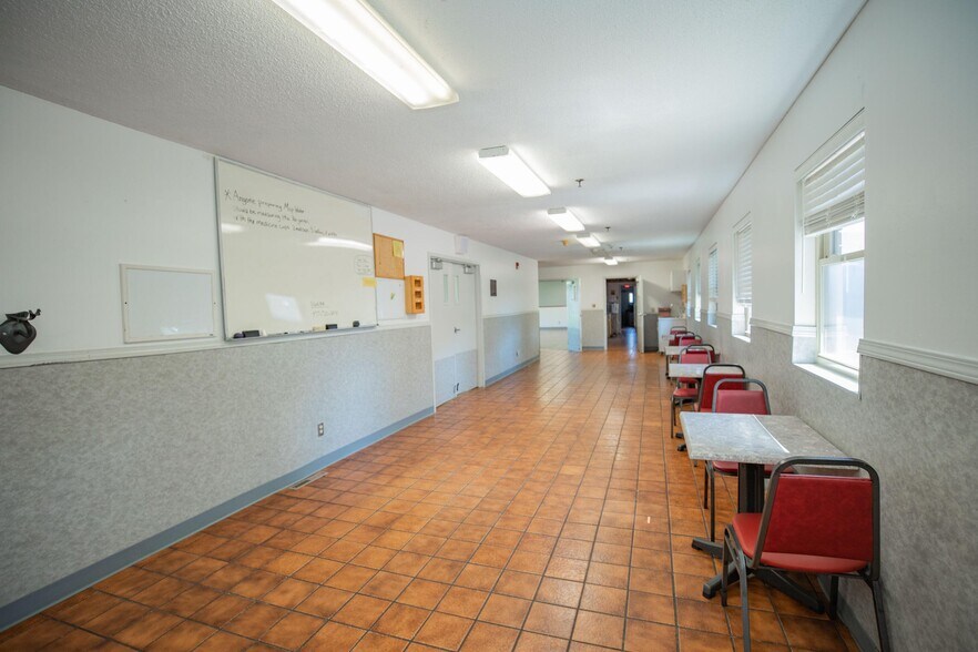 More Photos Of 807 N Briarwood Dr, Bolivar Assisted Living For Sale