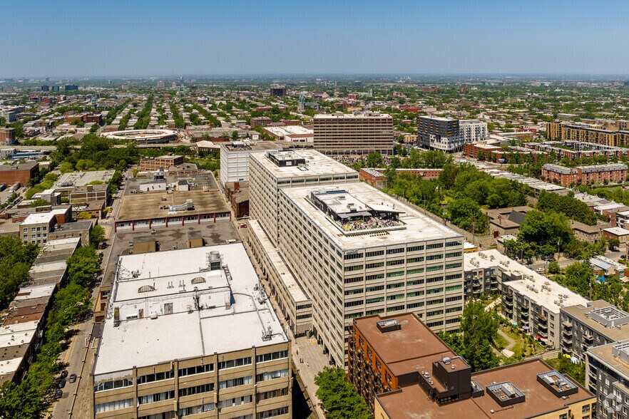 More Photos Of 5455 Av de Gaspé, Montréal Office For Lease