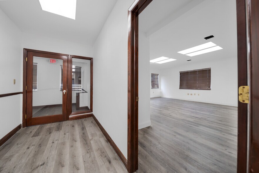 More Photos Of 3471-3475 SW 8th St, Miami Unknown For Lease