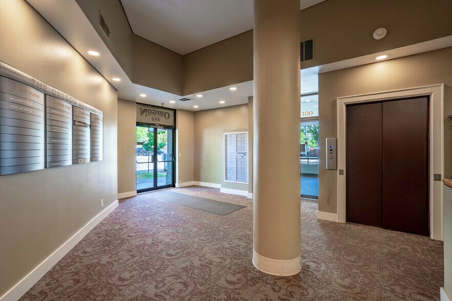 More Photos Of 494 State St, Salem Office For Sale