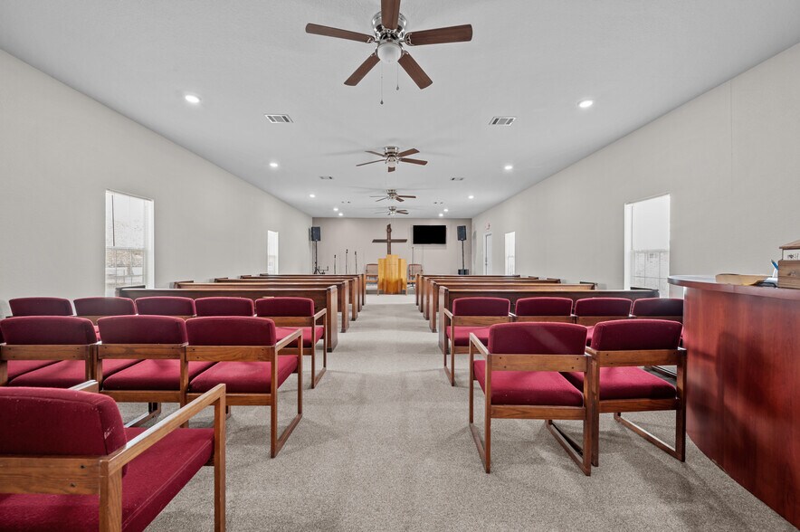 More Photos Of 1208 W Clayton St, Dayton Medical For Sale