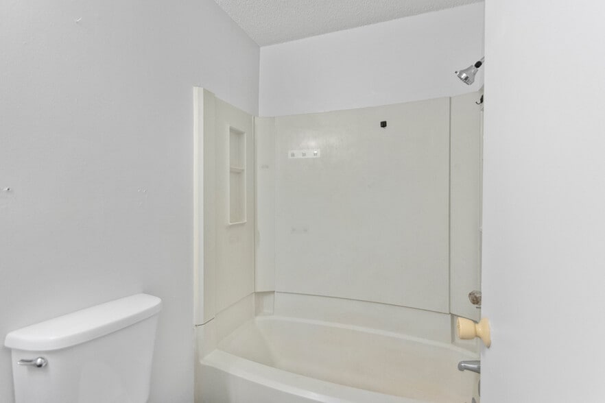 More Photos Of 1810 Bishop Rd, Bryant Apartments For Sale