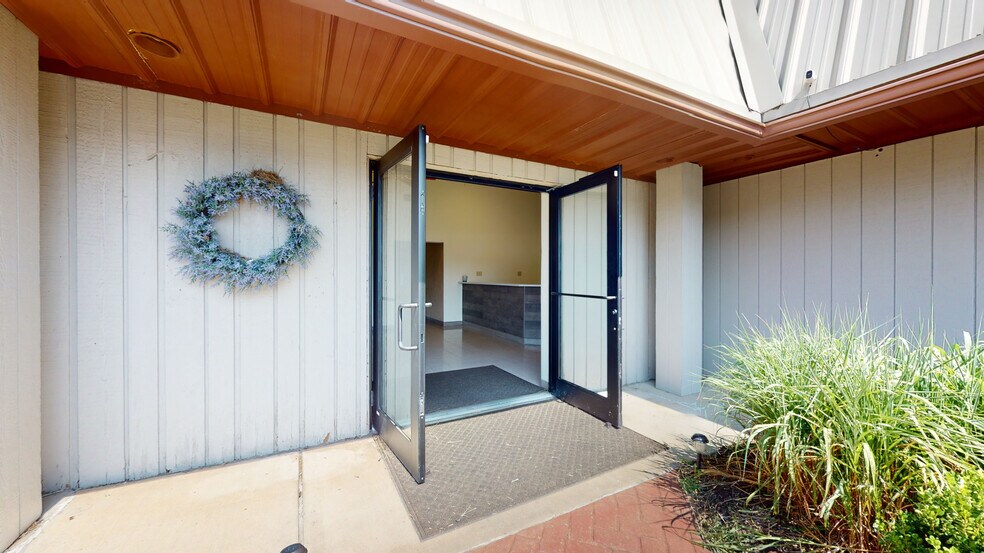 More Photos Of 12249 US Route 30, North Huntingdon Veterinarian Kennel For Sale