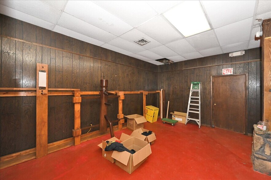 More Photos Of 205 2nd Ave E, Oneonta General Retail For Sale