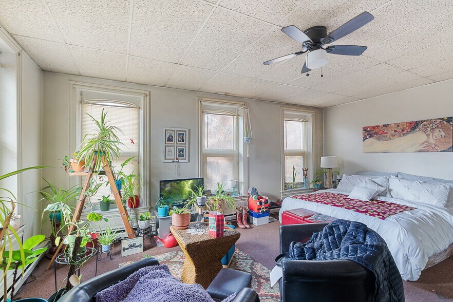 More Photos Of 962 W Hamilton St, Allentown Storefront Retail Residential For Lease