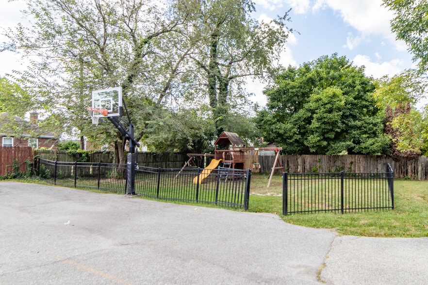 More Photos Of 1515 Section Rd, Cincinnati Religious Facility For Sale