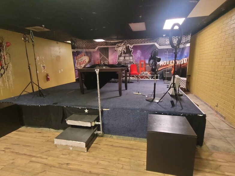 More Photos Of 953 E Sahara Ave, Las Vegas Storefront For Sale