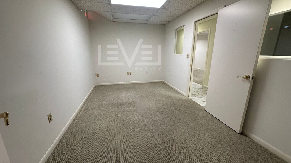More Photos Of 1926 Harrison St, Hollywood Medical For Lease