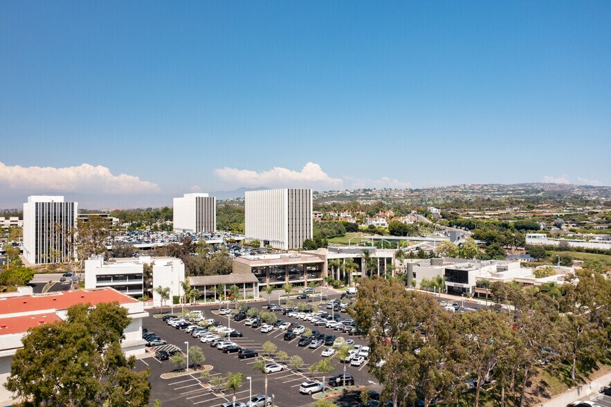 More Photos Of 369 San Miguel Dr, Newport Beach Medical For Lease