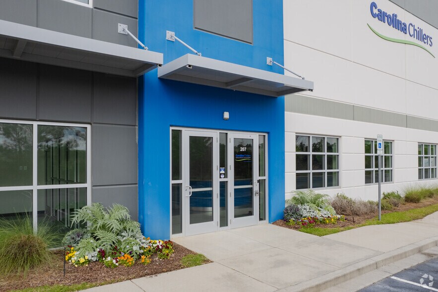 More Photos Of 8351 Palmetto Commerce Pky, Ladson Warehouse For Lease