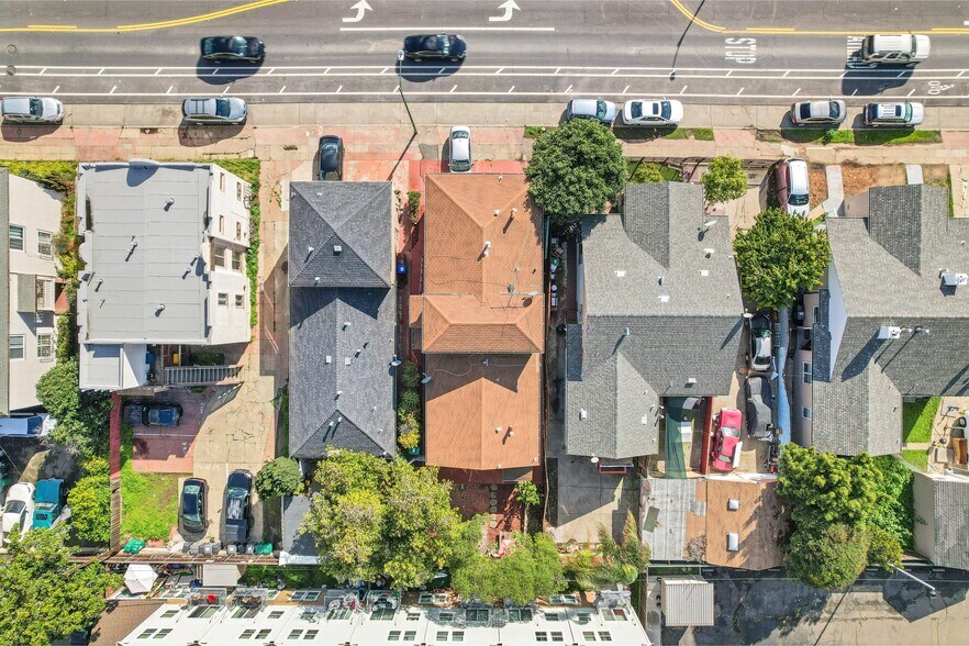More Photos Of 6504 Bancroft Ave, Oakland Apartments For Sale