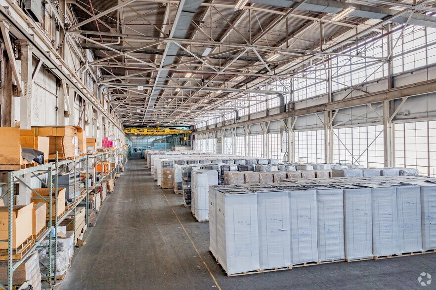 More Photos Of 1400 Lowell St, Elyria Manufacturing For Lease