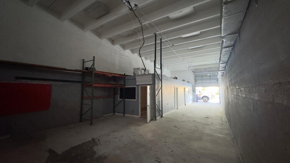More Photos Of 6405-6447 NW 82nd Ave, Miami Warehouse For Lease