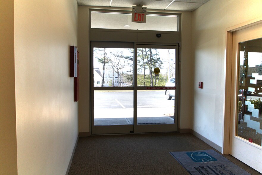 More Photos Of 1 Technology Park Dr, Bourne Medical For Lease