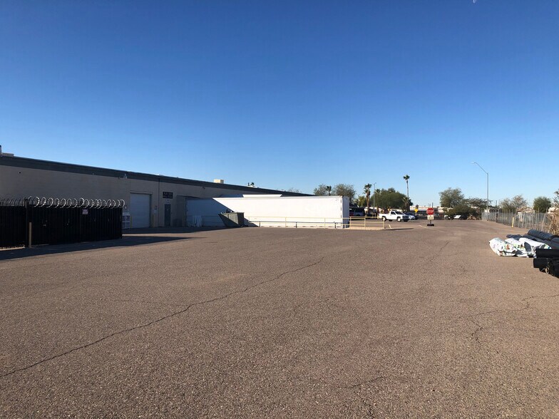 More Photos Of 439 S 3rd Ave, Avondale Manufacturing For Sale