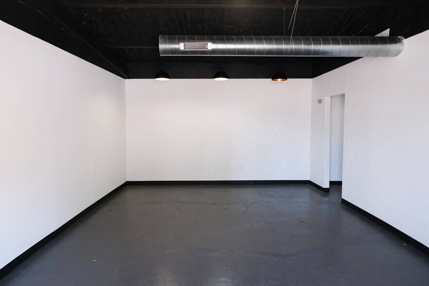 More Photos Of 8709 N Western Ave, Oklahoma City Office For Lease