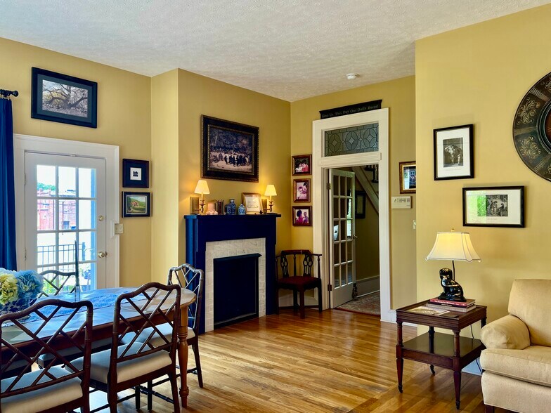 More Photos Of 210 S College St, Franklin Office For Sale