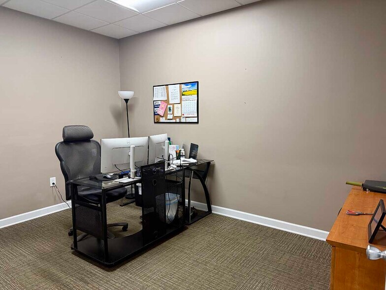More Photos Of 2726 E Oakland Ave, Johnson City Office Residential For Sale