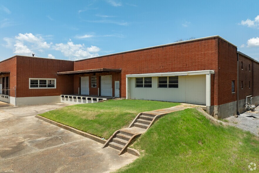More Photos Of 730-750 Huron St, Memphis Warehouse For Lease