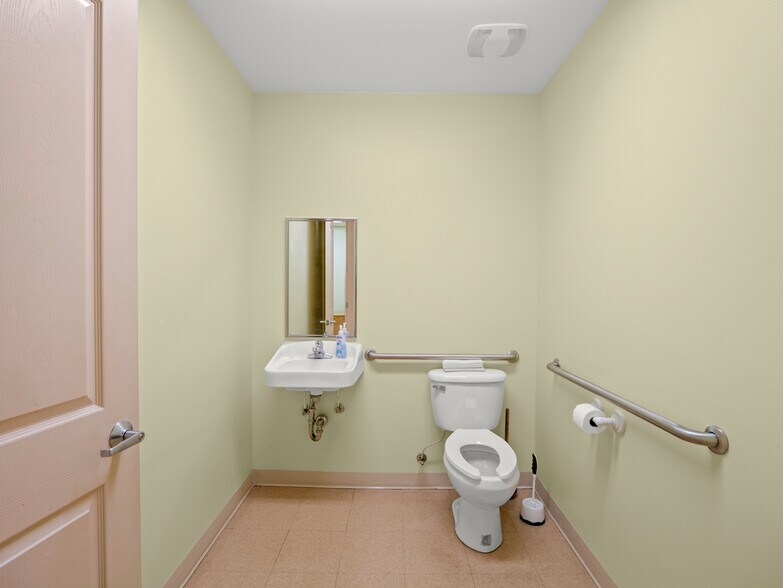 More Photos Of 336 N Babcock St, Melbourne Medical For Sale