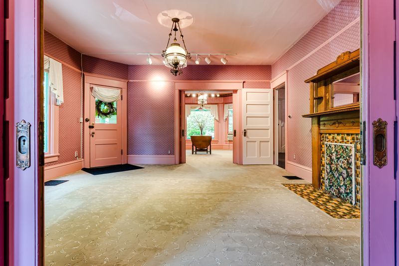 More Photos Of 412 E 13th Ave, Eugene Freestanding For Sale