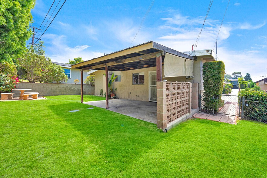 More Photos Of 330 9th St, Del Mar Apartments For Sale