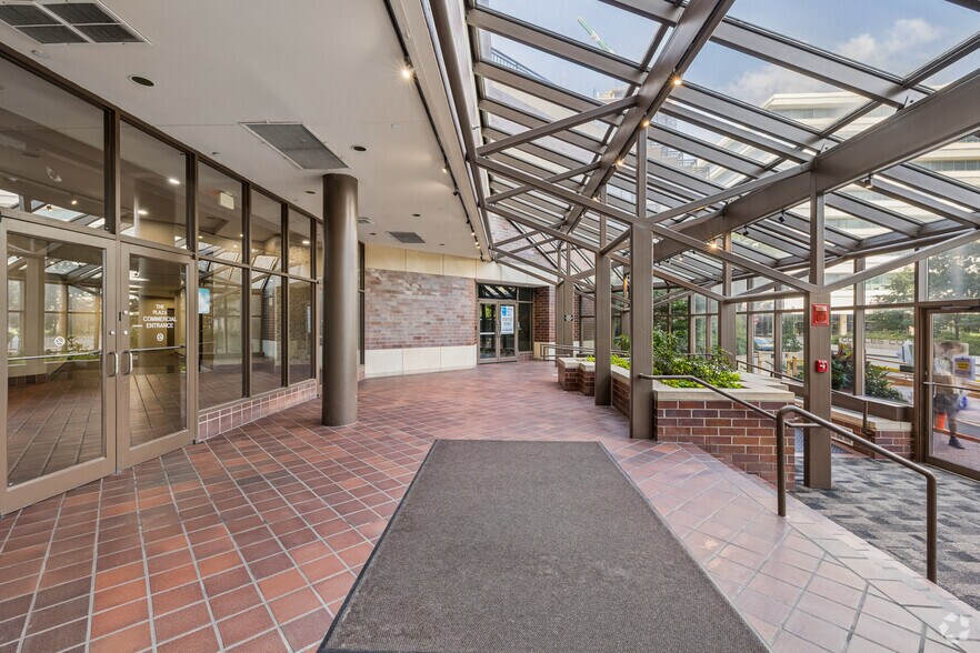 More Photos Of 300 Walnut St, Des Moines Apartments For Sale