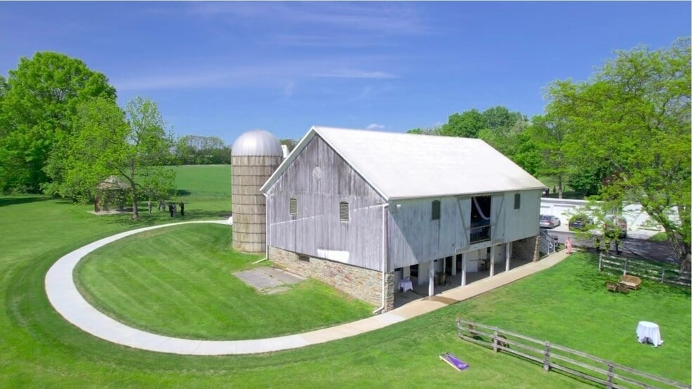 More Photos Of 1902 Jefferson Pike, Knoxville Lodge Meeting Hall For Sale