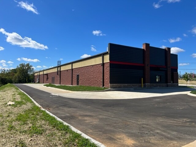 More Photos Of 6101 Fegenbush Ln, Louisville Convenience Store For Lease