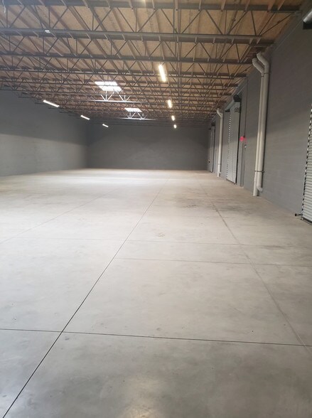 More Photos Of 73 Commerce Dr, Perris Manufacturing For Lease