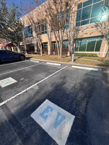 More Photos Of 11399 16th Ct N, Saint Petersburg Office For Lease