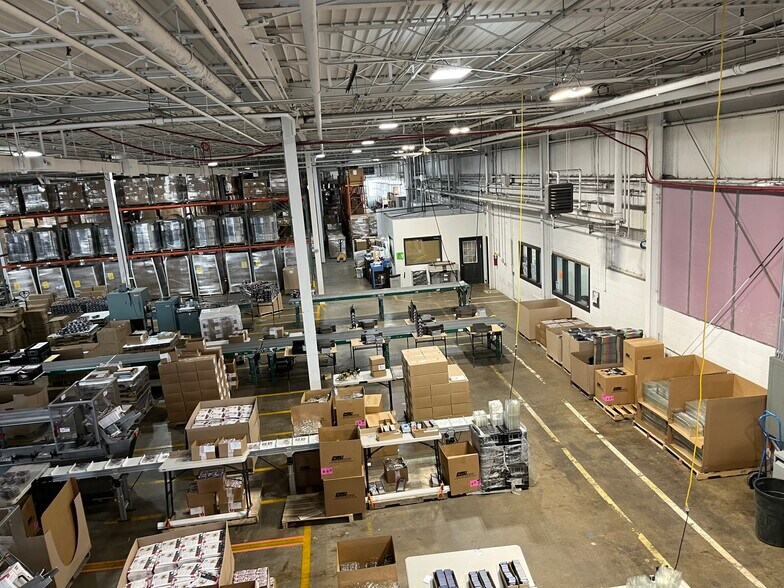More Photos Of 6350 Kirk St, Morton Grove Manufacturing For Lease