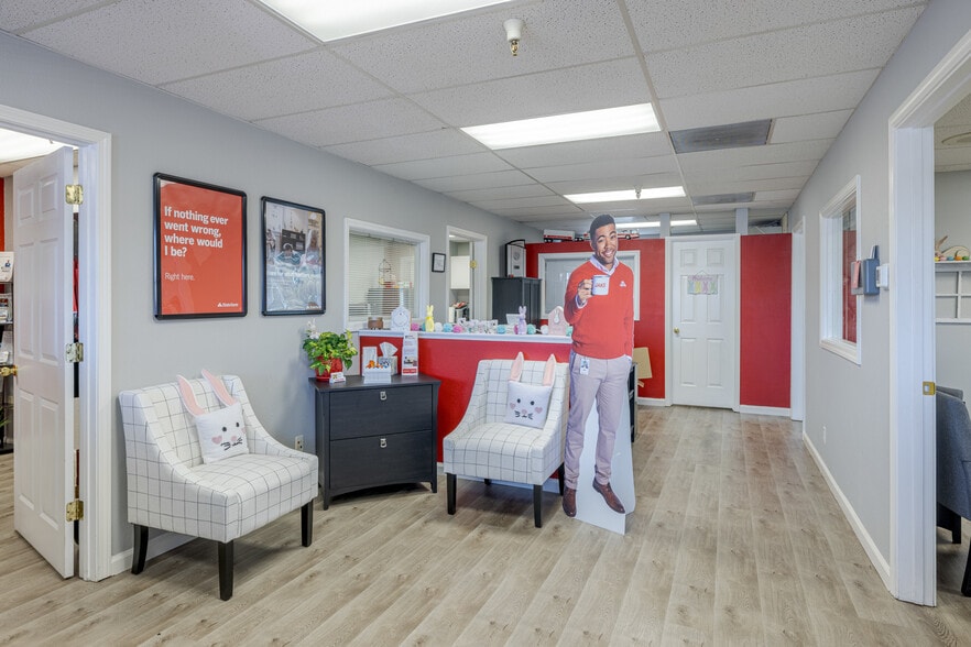 More Photos Of 2560-2576 Grass Valley Hwy, Auburn Storefront For Sale