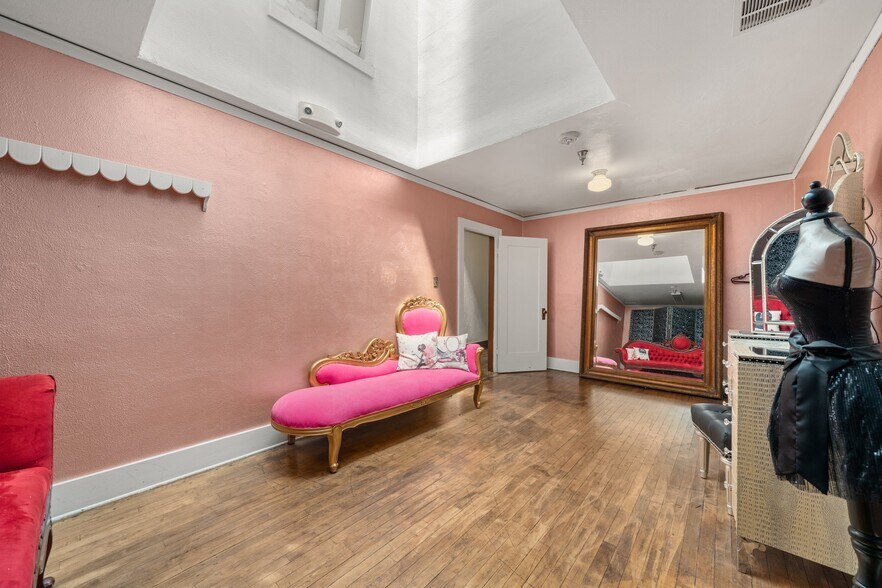 More Photos Of 917 Whittier Blvd, Montebello Storefront For Sale