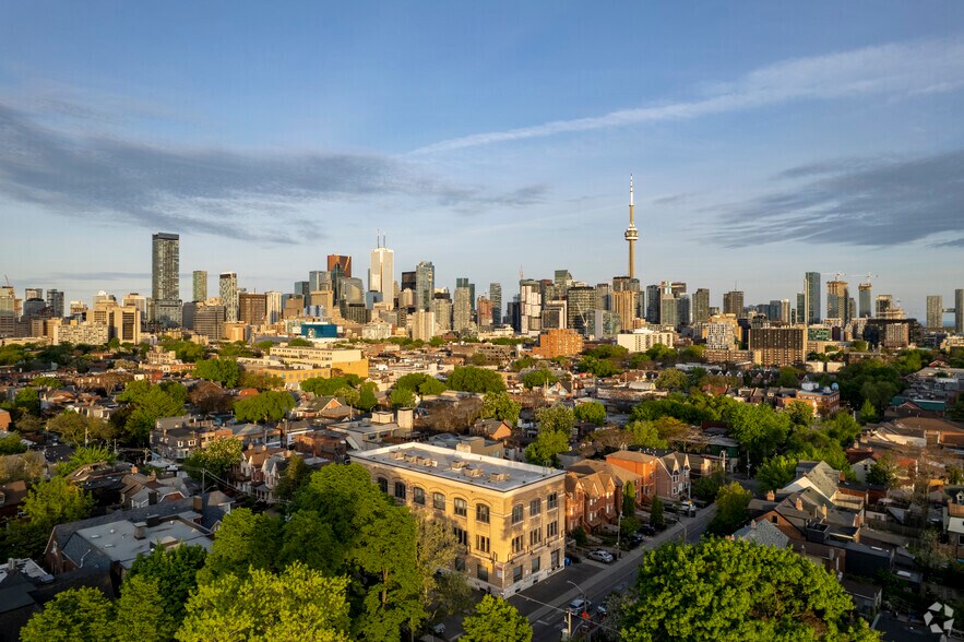 More Photos Of 91 Oxford St, Toronto Office For Lease