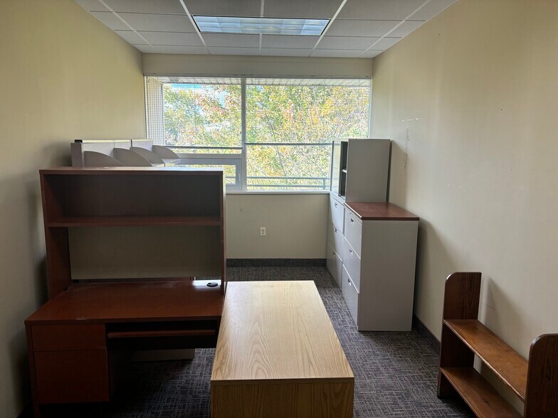 More Photos Of 220 Ridgedale Ave, Florham Park Office For Sale