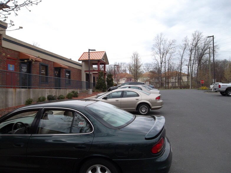 More Photos Of 279 New Britain Rd, Berlin Office For Lease