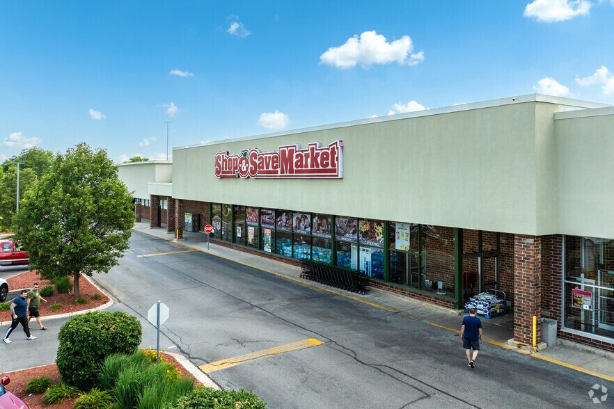 More Photos Of 7221-7401 Lemont Rd, Downers Grove Storefront For Lease