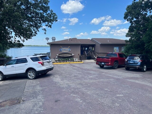 More Photos Of 406 9th St NE, Waseca Restaurant For Sale