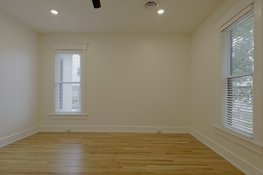 More Photos Of 26 N Short St, Troy Office For Lease