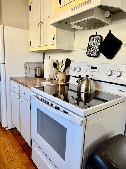 More Photos Of 142 NW Front St, Prairie City Storefront Retail Residential For Sale