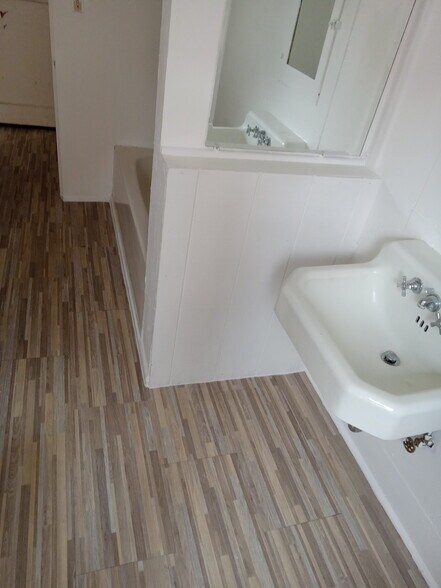 More Photos Of 213 Cedar St, Klamath Falls Apartments For Sale