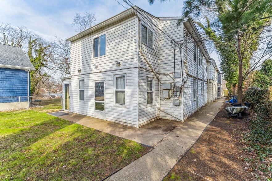 More Photos Of 460 Carvel Beach Rd, Baltimore Apartments For Sale