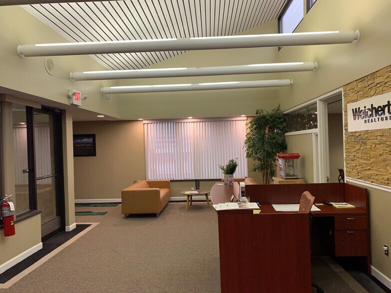More Photos Of 21211 Haggerty Rd, Novi Bank For Lease