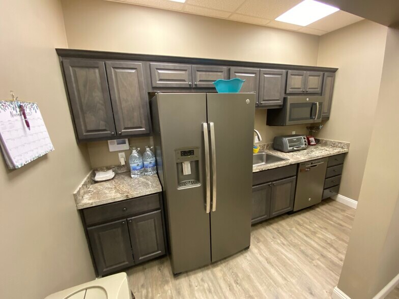 More Photos Of 7170 W Camino San Xavier, Glendale Medical For Lease