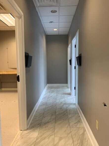 More Photos Of 530 Stephenson Ave, Savannah Office For Lease