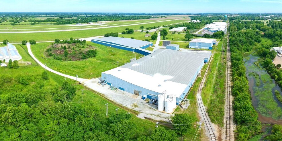 More Photos Of 2400 Industrial Pky, Miami Unknown For Lease