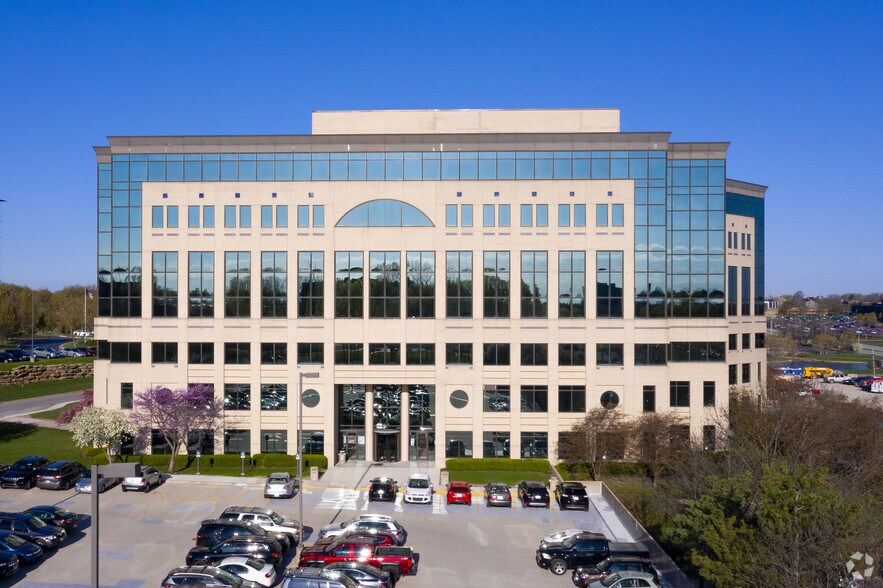 More Photos Of 7007 College Blvd, Overland Park Unknown For Lease